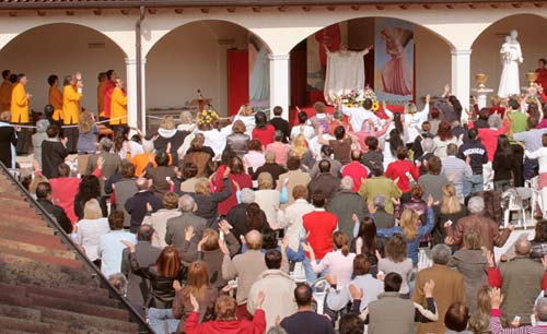 First opening of the cloister in Anima Universale’s monastery First opening of the cloister in Anima Universale’s monastery